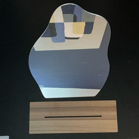 NWOT Asymmetrical Decorative ‘Cloud’ Mirror - Picture 13 of 16